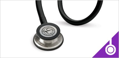 3M Littmann Classic III stetoskop na belem ozadju.
